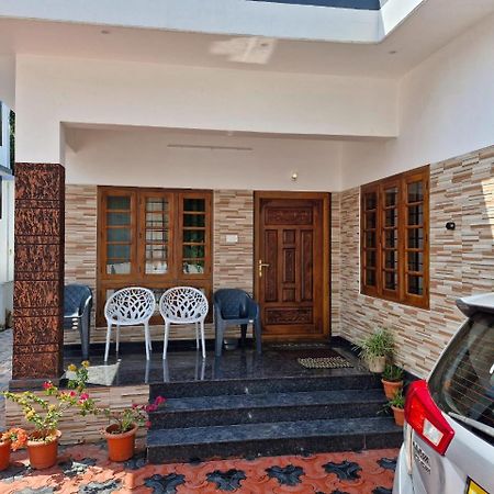 Ashvis Cottage Thekkady Eksteriør billede